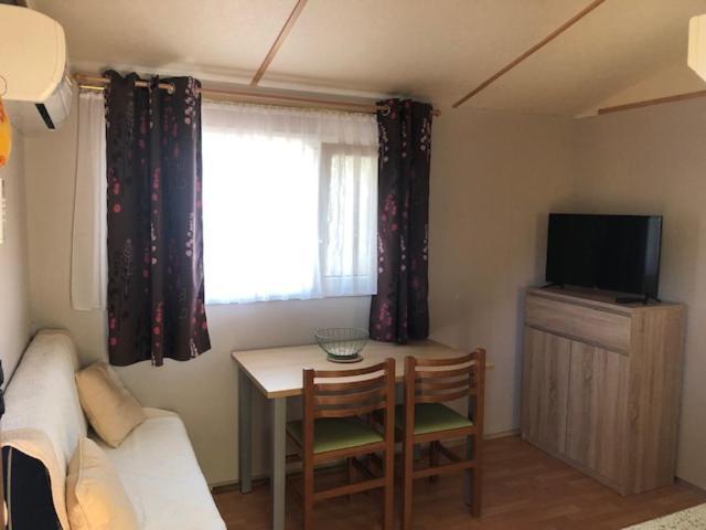 Camping De Parpaillon Roquebrune-sur Argens Bagian luar foto